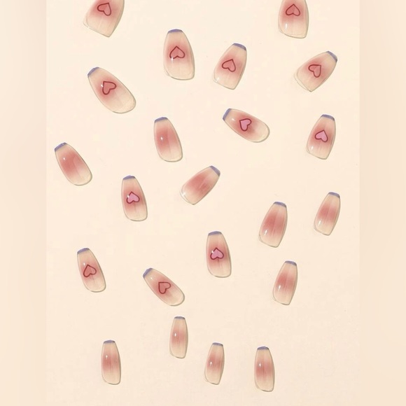 LAST ONE🔥 GOLDEN HEART Long Press On Nails - Picture 4 of 4